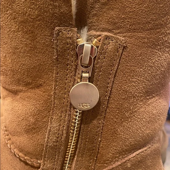 Authentic UGG Tan Sheepskin Boots - Picture 7 of 12